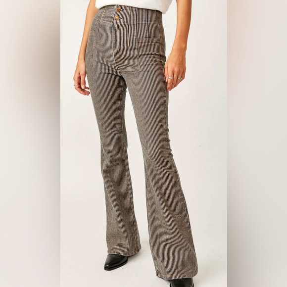 NWOT - Free People - Jayde Railroad Flare Jeans - Train Car Stripe - Size 28 - Picture 2 of 11